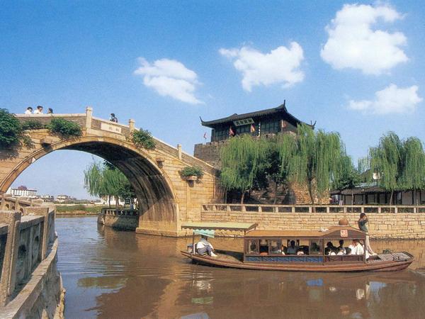 姑苏城外寒山寺（诗句出处和全诗赏析）