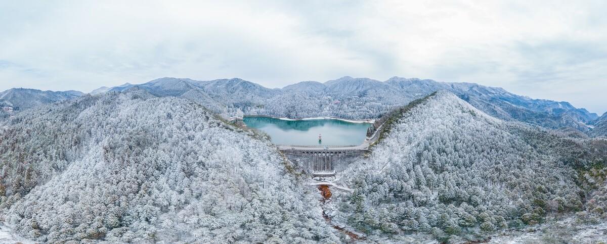 一句简短的雪景句子，关于雪的文案短句24句