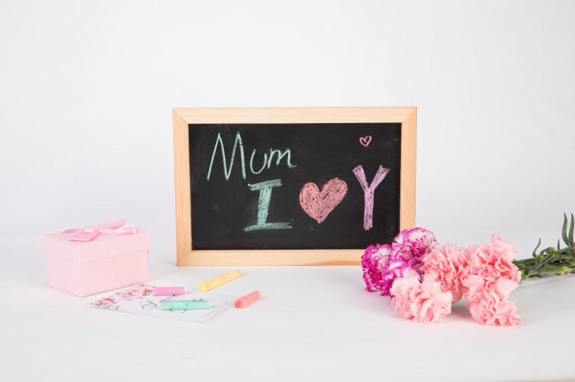 描写母爱的唯美句子24句，送给挚爱的妈妈们！