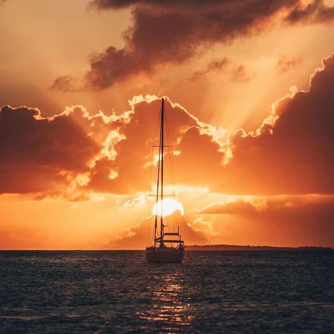 发朋友圈的心情短句20句，简单干净的句子