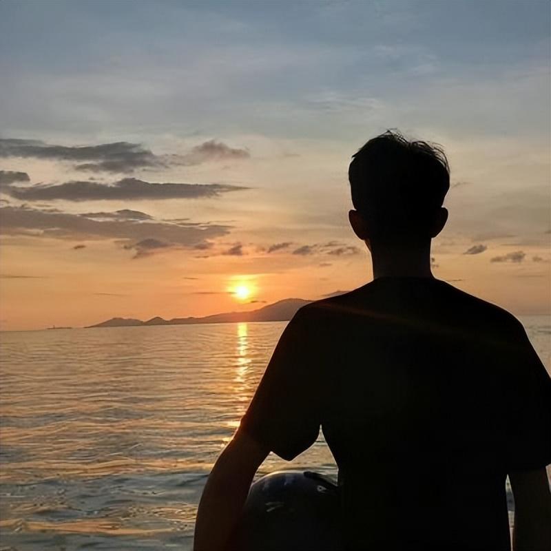 发朋友圈的心情短句20句，简单干净的句子