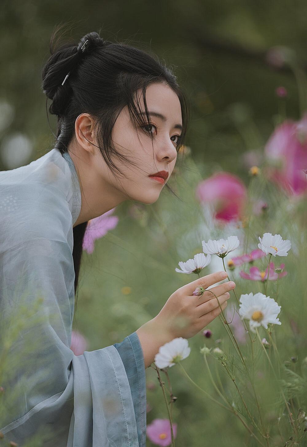 赞美女人的诗8首，夸赞女子美貌的著名诗